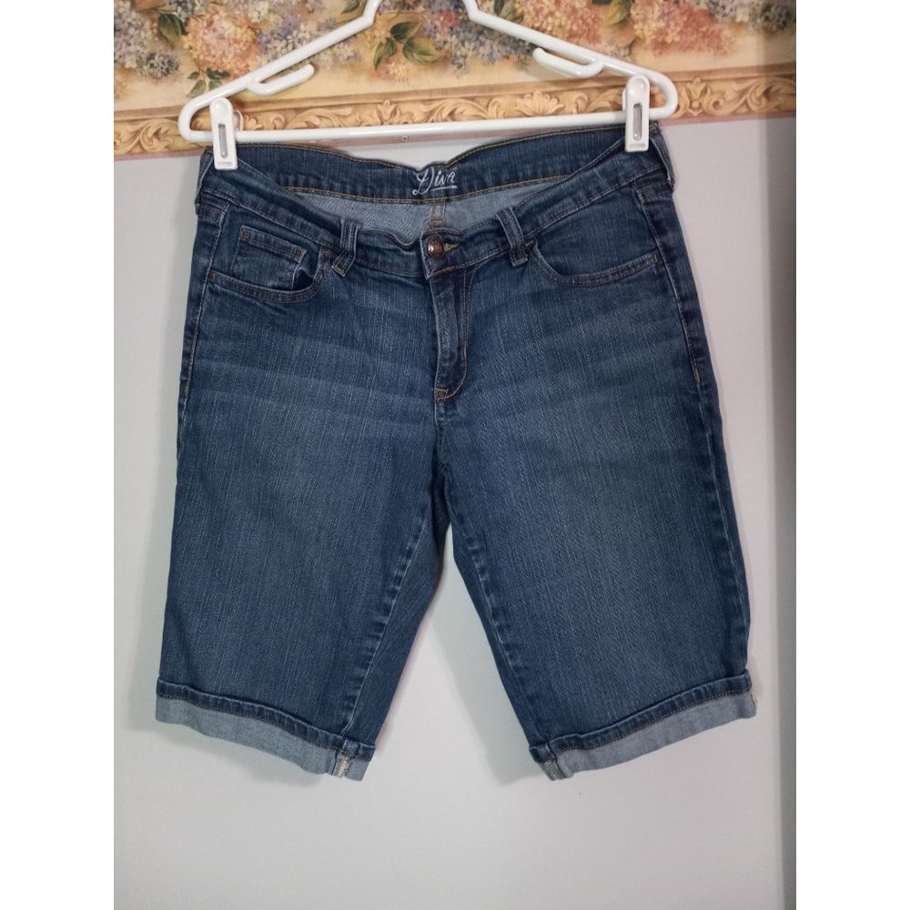 Old Navy 8 Blue Denim Diva Casual Outdoor Beach Athleisure Comfort Stretch Short